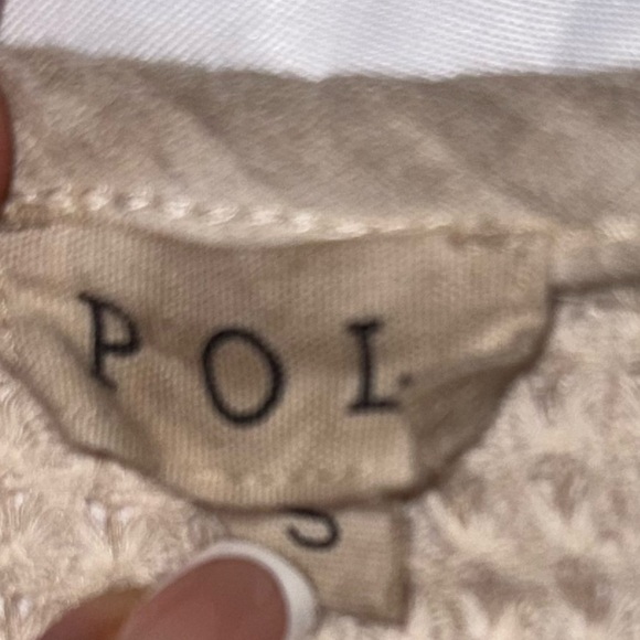 POL Textured Beige Sleeveless Blouse - Picture 6 of 6